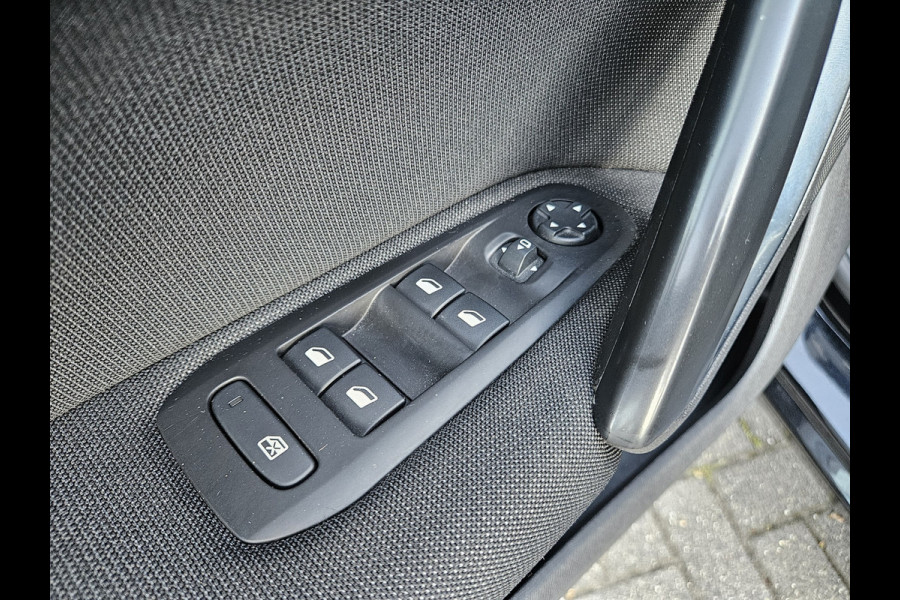 Peugeot 308 1.2 PureTech Blue Lease Premium Automaat! Panoramadak! Dealer Onderhouden! NAP! Navigatie!