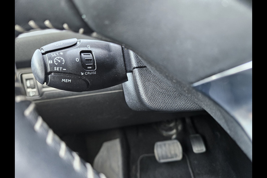 Peugeot 308 1.2 PureTech Blue Lease Premium Automaat! Panoramadak! Dealer Onderhouden! NAP! Navigatie!