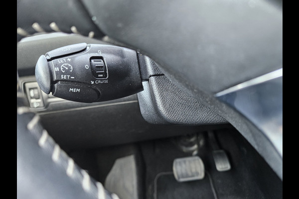 Peugeot 308 1.2 PureTech Blue Lease Premium Automaat! Panoramadak! Dealer Onderhouden! NAP! Navigatie!