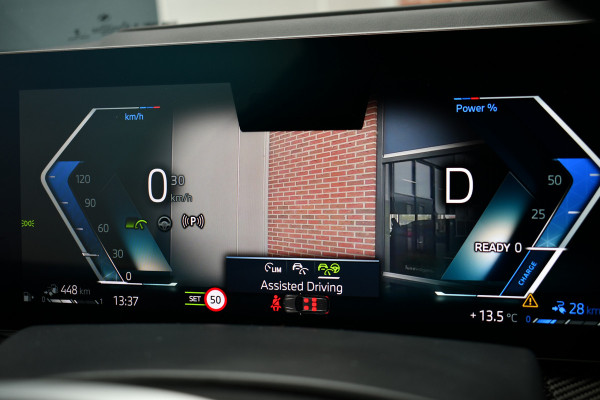 BMW X5 xDrive50e M-Sport Pro Skylounge ACC Trekh B&W Massage Ventilatie Alcantara 22inch