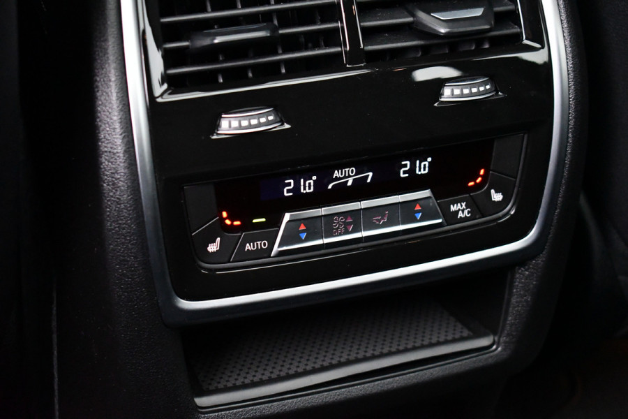 BMW X5 xDrive50e M-Sport Pro Skylounge ACC Trekh B&W Massage Ventilatie Alcantara 22inch