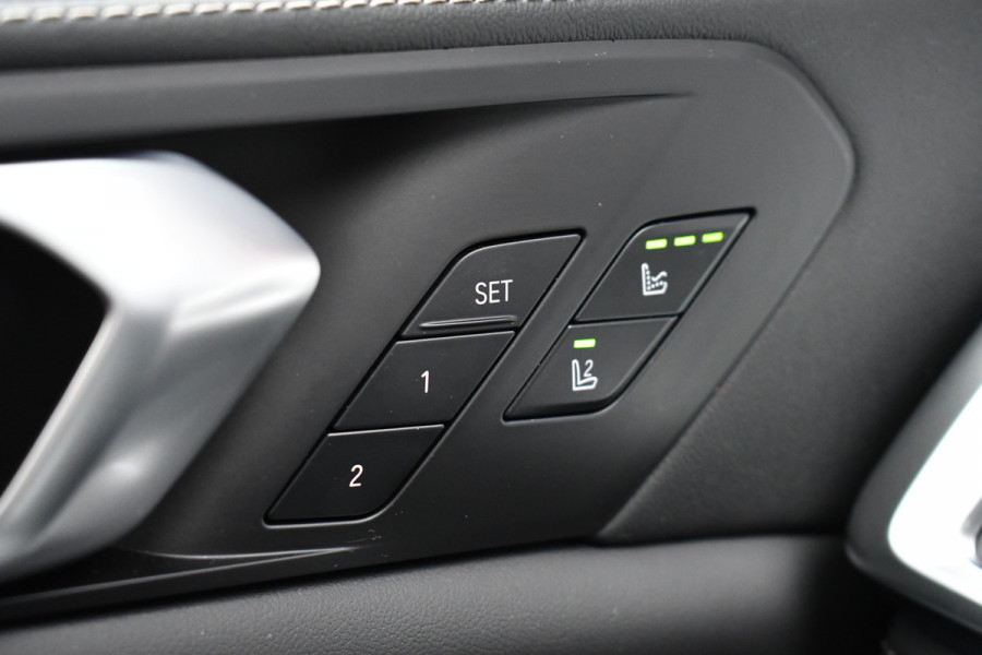 BMW X5 xDrive50e M-Sport Pro Skylounge ACC Trekh B&W Massage Ventilatie Alcantara 22inch