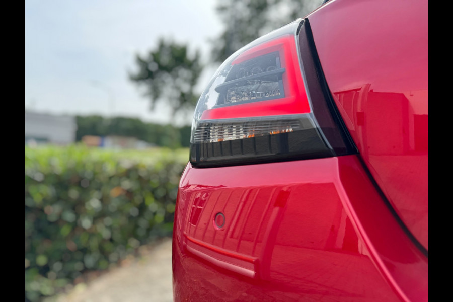 Suzuki Swift 1.2 Select Smart Hybrid CAMERA / PARKEERSENSOREN / NAVIGATIE / CRUISE CONTROL / STOELVERWARMING / ECC