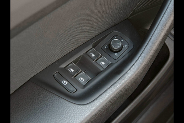 Volkswagen Passat 1.4 TSI PHEV GTE Business Pano|Trekhaak|Headup|Camera|ACC|Stoelverwarming|Ergocomfort|Massage
