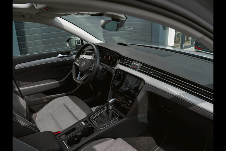 Volkswagen Passat 1.4 TSI PHEV GTE Business Pano|Trekhaak|Headup|Camera|ACC|Stoelverwarming|Ergocomfort|Massage