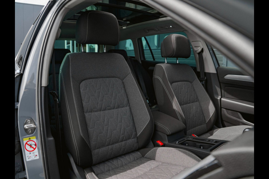 Volkswagen Passat 1.4 TSI PHEV GTE Business Pano|Trekhaak|Headup|Camera|ACC|Stoelverwarming|Ergocomfort|Massage