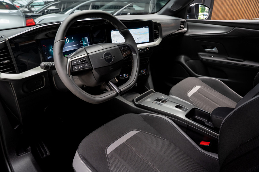 Opel Mokka 1.2 T GS Leer Navi Camera Stuur- & Stoelverwarm. PDC Climate Carplay Keyless Entry + start Cruise LM velgen Nieuw!