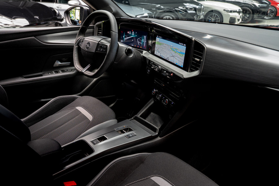 Opel Mokka 1.2 T GS Leer Navi Camera Stuur- & Stoelverwarm. PDC Climate Carplay Keyless Entry + start Cruise LM velgen Nieuw!