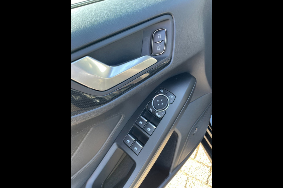 Ford Focus 1.0 EcoBoost Hybrid ST Line X Business