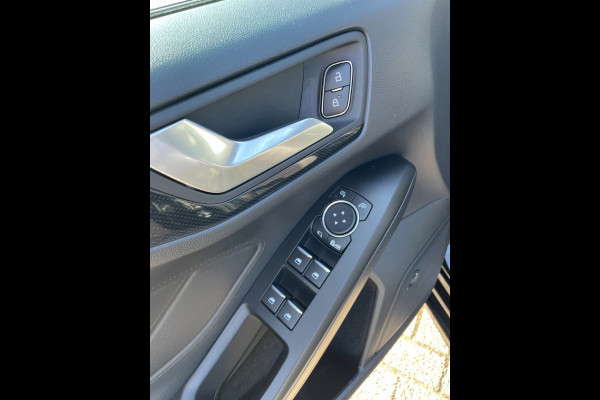 Ford Focus 1.0 EcoBoost Hybrid ST Line X Business