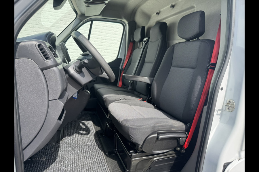 Renault Master T35 2.3 dCi 150 L2H3 3 Zits Trekhaak 3500kg Camera Cruise Carplay Navigatie Airconditioning