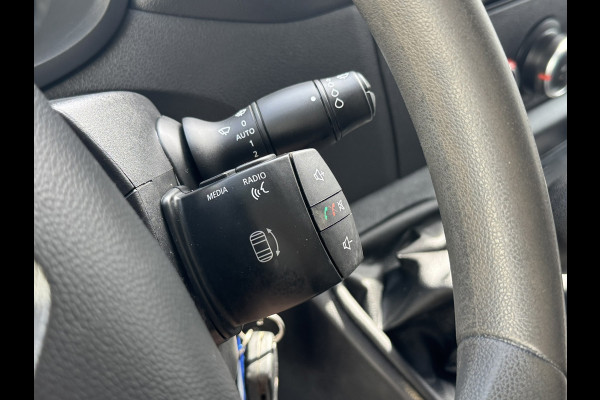 Renault Master T35 2.3 dCi 150 L2H3 3 Zits Trekhaak 3500kg Camera Cruise Carplay Navigatie Airconditioning