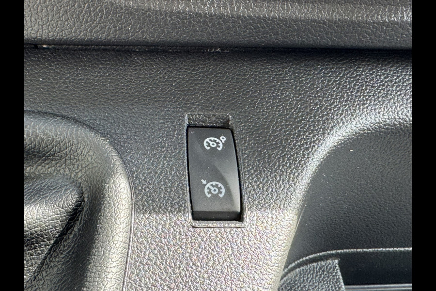 Renault Master T35 2.3 dCi 150 L2H3 3 Zits Trekhaak 3500kg Camera Cruise Carplay Navigatie Airconditioning