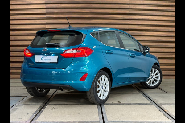 Ford Fiesta 1.0 EcoBoost Titanium | Winterpakket | Camera | Park Assist | Cool&Sound | Ambient |LED| Clima | Cruise | Navi | DAB+