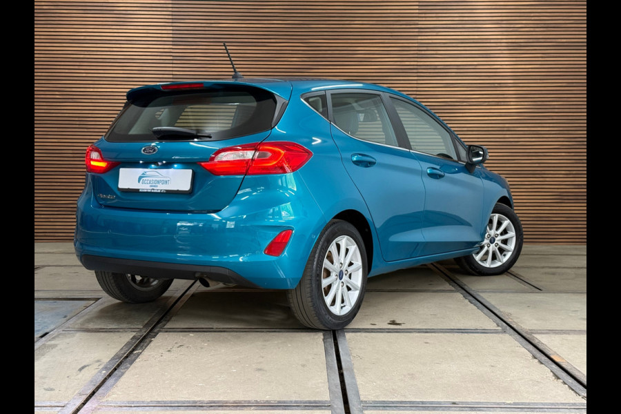 Ford Fiesta 1.0 EcoBoost Titanium | Winterpakket | Camera | Park Assist | Cool&Sound | Ambient |LED| Clima | Cruise | Navi | DAB+