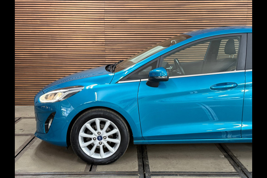 Ford Fiesta 1.0 EcoBoost Titanium | Winterpakket | Camera | Park Assist | Cool&Sound | Ambient |LED| Clima | Cruise | Navi | DAB+