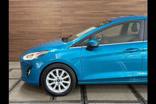 Ford Fiesta 1.0 EcoBoost Titanium | Winterpakket | Camera | Park Assist | Cool&Sound | Ambient |LED| Clima | Cruise | Navi | DAB+