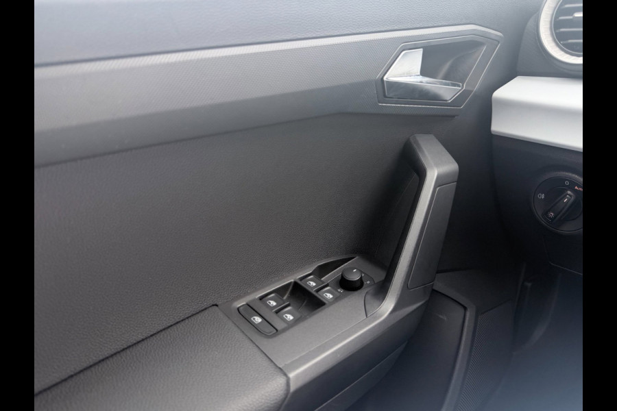Seat Ibiza 1.0 EcoTSI Style Business Connect | Camera | Carplay | Stoelverwarming |