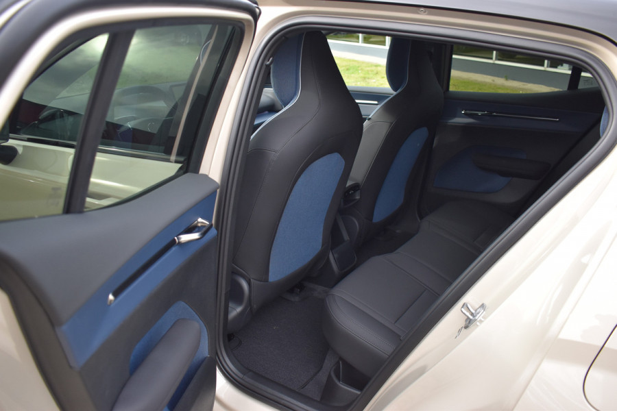 Volvo EX30 Extended Range Plus 272PK Europa 69 kWh | H&K | Blis | ACC | Climate | Elektr. Stoel