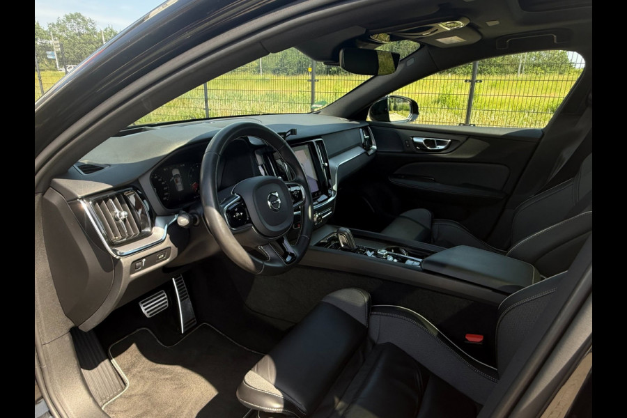 Volvo V60 2.0 B5 R-Design | 360 Camera | Harman/Kardon | HUD | PANO | Carplay |