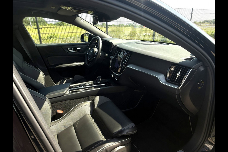 Volvo V60 2.0 B5 R-Design | 360 Camera | Harman/Kardon | HUD | PANO | Carplay |