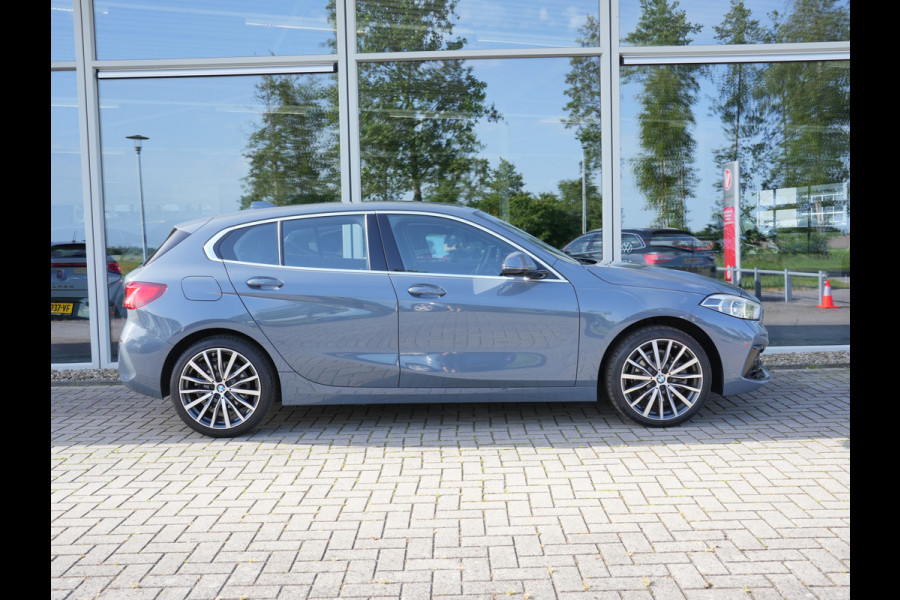 BMW 1-serie 118i Executive Edition DAB | Leer | sportstoelen | Apple/Android Auto