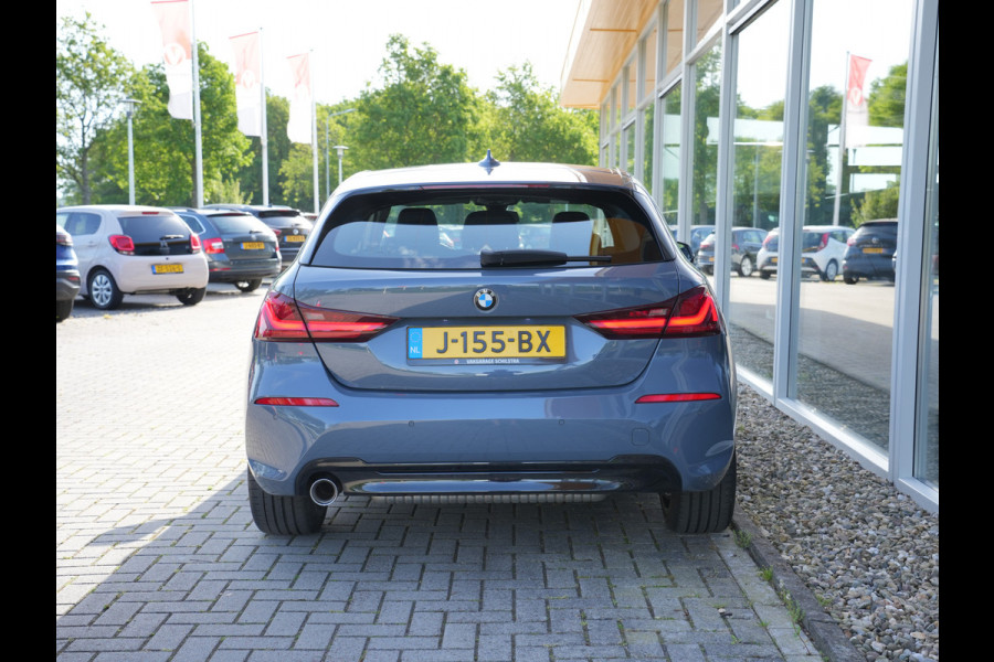BMW 1-serie 118i Executive Edition DAB | Leer | sportstoelen | Apple/Android Auto