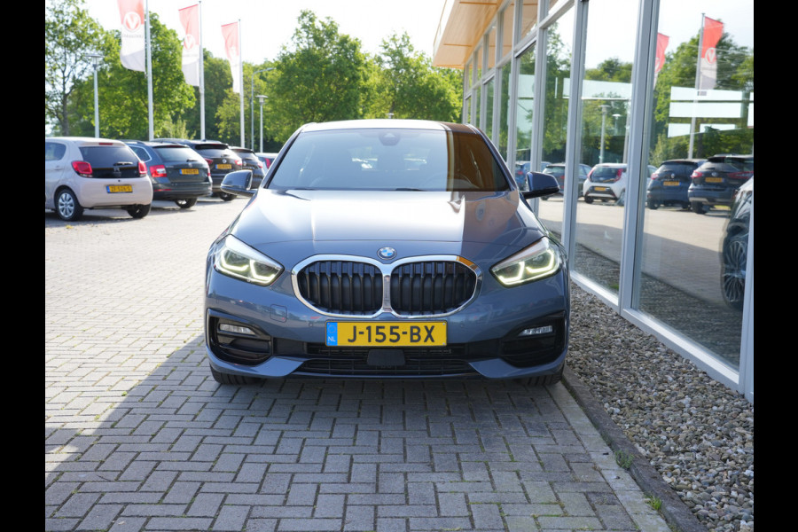 BMW 1-serie 118i Executive Edition DAB | Leer | sportstoelen | Apple/Android Auto