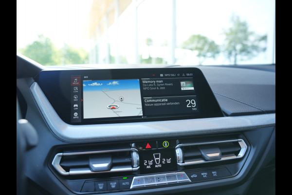 BMW 1-serie 118i Executive Edition DAB | Leer | sportstoelen | Apple/Android Auto