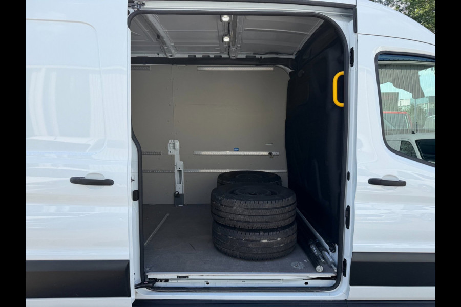 Ford Transit 350 2.0 TDCI L3H2 Trend / Camera / Cruise / 3 zits / Multi stuur