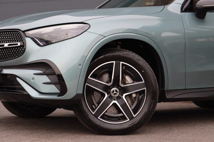 Mercedes-Benz GLC 300de 4MATIC AMG Line | Distronic+ | Panoramadak | Memory | Trekhaak | Digital Light | HUD | Verwarmd Stuurwiel | Surround Camera | Augmented Reality |