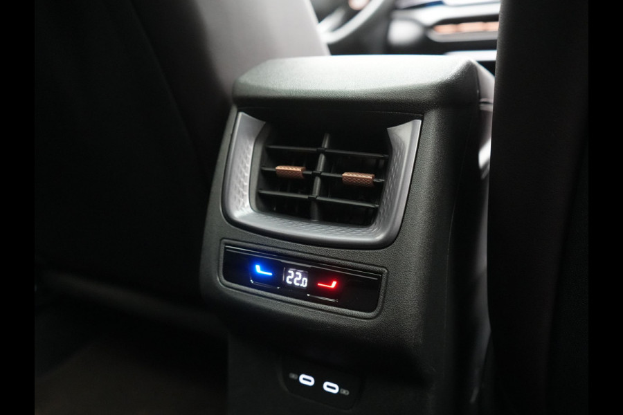 CUPRA Terramar 1.5 TSI e-Hybrid VZ Copper Edition PHEV 272pk DARK VOID METALLIC | Panodak | Head Up | Adaptive Cruise | 360 Camera | Lederen Sportstoelen Memory & Verwarmd | Sennheiser Premium Audio | Matrix LED | Sfeerverlichting | Stuur Verwarmd | Keyless | Blis | Plug In Hybrid |