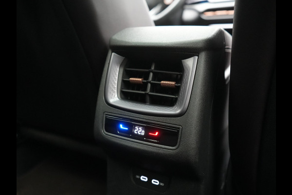 CUPRA Terramar 1.5 TSI e-Hybrid VZ Copper Edition PHEV 272pk DARK VOID METALLIC | Panodak | Head Up | Adaptive Cruise | 360 Camera | Lederen Sportstoelen Memory & Verwarmd | Sennheiser Premium Audio | Matrix LED | Sfeerverlichting | Stuur Verwarmd | Keyless | Blis | Plug In Hybrid |