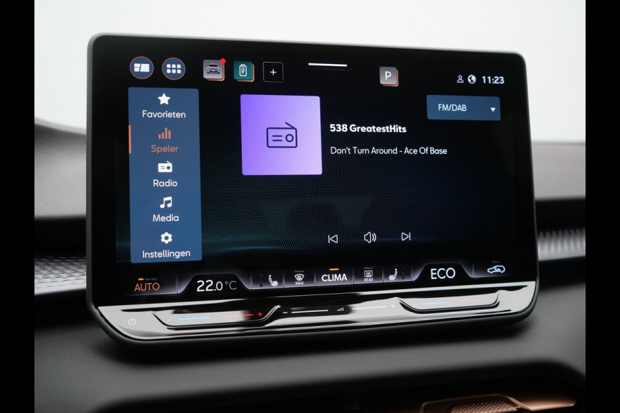 CUPRA Terramar 1.5 TSI e-Hybrid VZ Copper Edition PHEV 272pk DARK VOID METALLIC | Panodak | Head Up | Adaptive Cruise | 360 Camera | Lederen Sportstoelen Memory & Verwarmd | Sennheiser Premium Audio | Matrix LED | Sfeerverlichting | Stuur Verwarmd | Keyless | Blis | Plug In Hybrid |