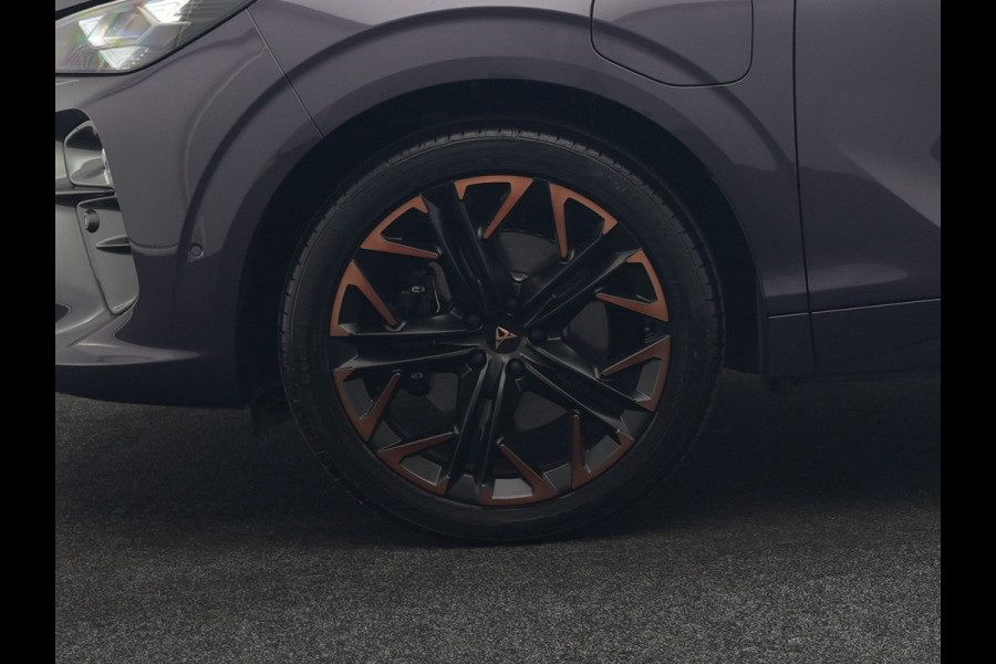 CUPRA Terramar 1.5 TSI e-Hybrid VZ Copper Edition PHEV 272pk DARK VOID METALLIC | Panodak | Head Up | Adaptive Cruise | 360 Camera | Lederen Sportstoelen Memory & Verwarmd | Sennheiser Premium Audio | Matrix LED | Sfeerverlichting | Stuur Verwarmd | Keyless | Blis | Plug In Hybrid |