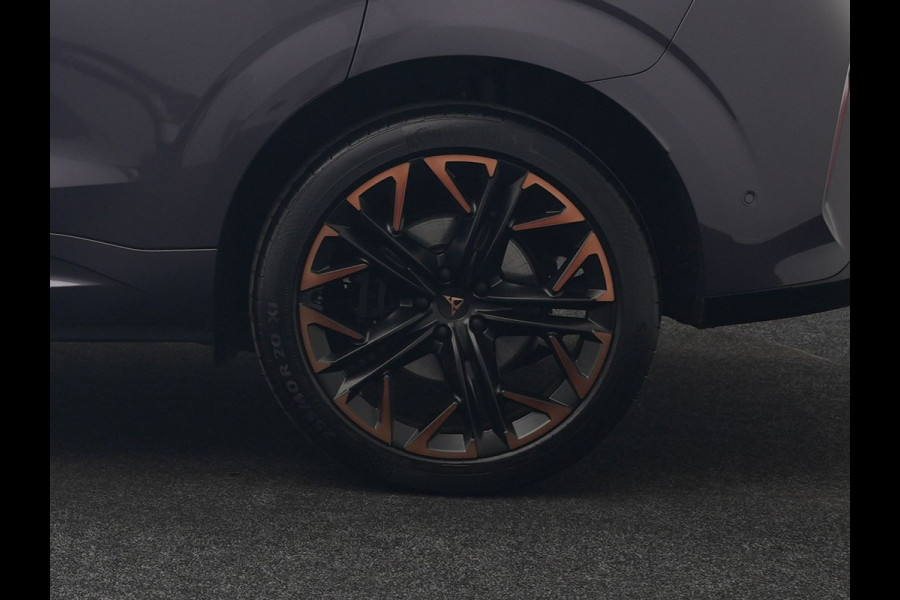 CUPRA Terramar 1.5 TSI e-Hybrid VZ Copper Edition PHEV 272pk DARK VOID METALLIC | Panodak | Head Up | Adaptive Cruise | 360 Camera | Lederen Sportstoelen Memory & Verwarmd | Sennheiser Premium Audio | Matrix LED | Sfeerverlichting | Stuur Verwarmd | Keyless | Blis | Plug In Hybrid |
