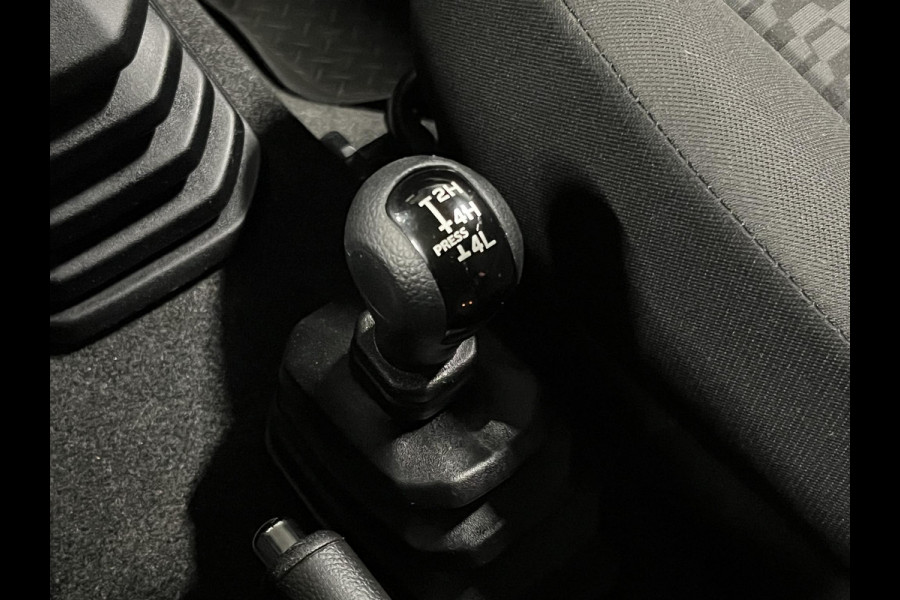 Suzuki Jimny 1.5 Stijl Trekhaak | Cruise-/ climate control | Stoelverwarming | Airco | Navigatie | Carplay