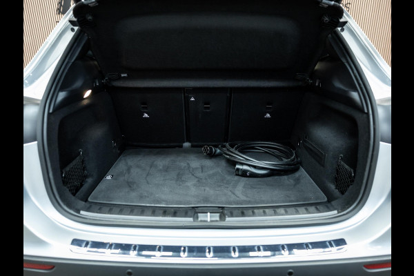Mercedes-Benz GLA 250 e Business Solution AMG | AMG uitgevoerd | Trekhaak | Pano | Stoelverwarming |