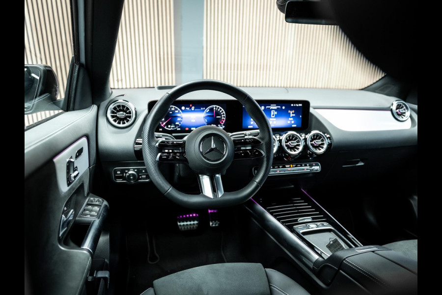 Mercedes-Benz GLA 250 e Business Solution AMG | AMG uitgevoerd | Trekhaak | Pano | Stoelverwarming |