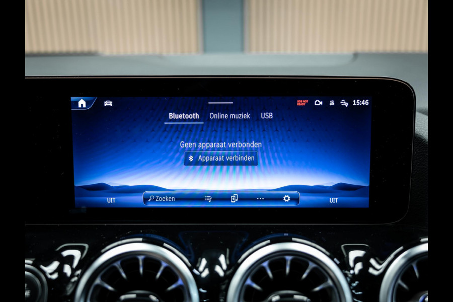 Mercedes-Benz GLA 250 e Business Solution AMG | AMG uitgevoerd | Trekhaak | Pano | Stoelverwarming |