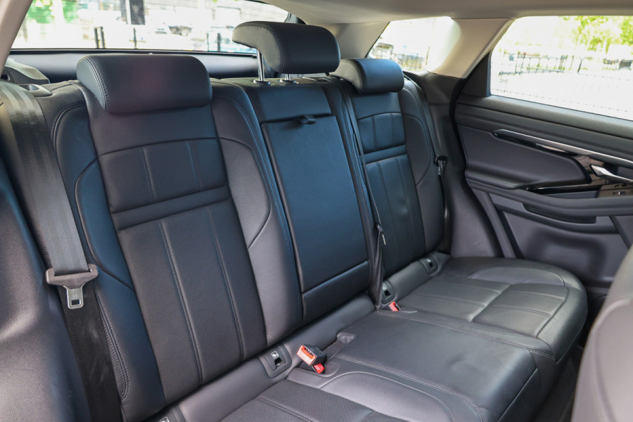 Land Rover Range Rover Evoque 1.5 P300e AWD SE | BTW | DEALER.OND | ACC | CAMERA | MEMORY | ELEK.TREKHAAK |
