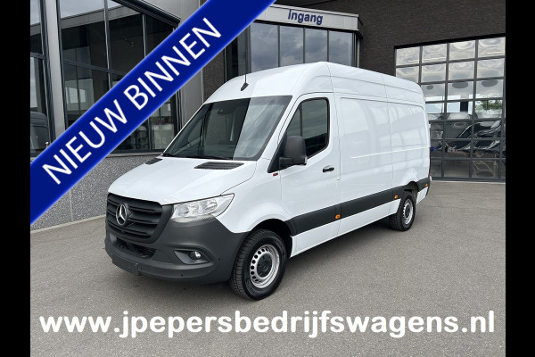 Mercedes-Benz Sprinter 317 CDI L2 H2 360 Camera / Trekhaak / MBUX / Navigatie / Parkeersensoren / Cruise control / Airco / 270 Graden achterdeuren