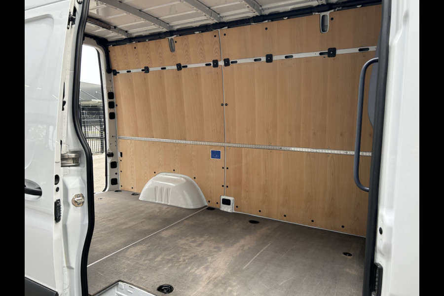 Mercedes-Benz Sprinter 317 CDI L2 H2 360 Camera / Trekhaak / MBUX / Navigatie / Parkeersensoren / Cruise control / Airco / 270 Graden achterdeuren