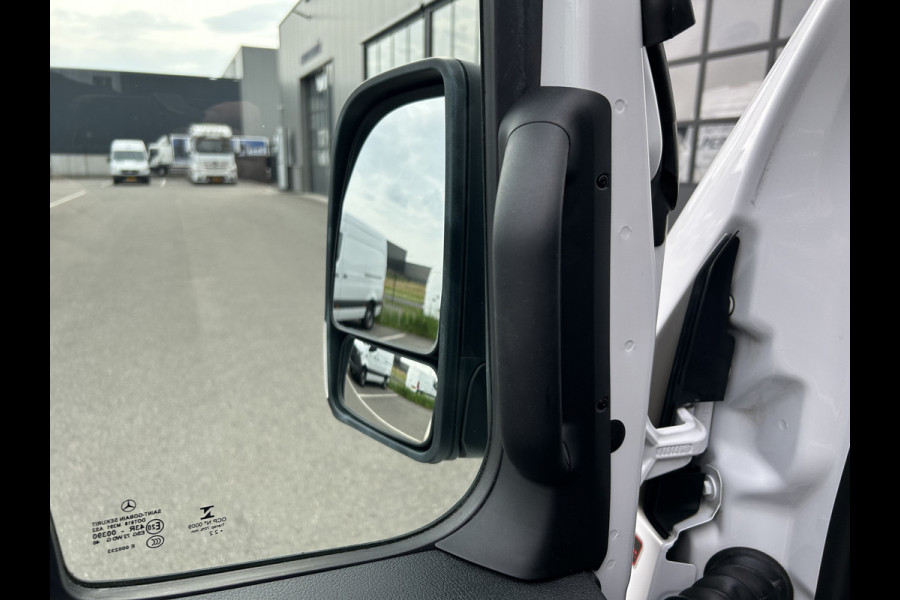 Mercedes-Benz Sprinter 317 CDI L2 H2 360 Camera / Trekhaak / MBUX / Navigatie / Parkeersensoren / Cruise control / Airco / 270 Graden achterdeuren