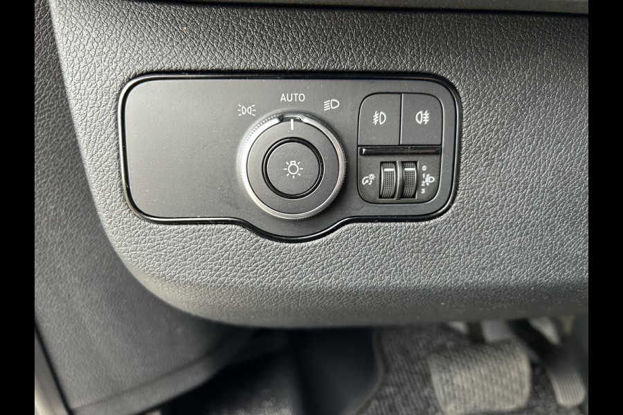 Mercedes-Benz Sprinter 317 CDI L2 H2 360 Camera / Trekhaak / MBUX / Navigatie / Parkeersensoren / Cruise control / Airco / 270 Graden achterdeuren