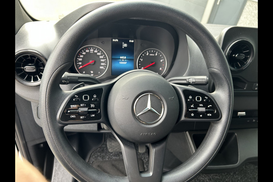 Mercedes-Benz Sprinter 317 CDI L2 H2 360 Camera / Trekhaak / MBUX / Navigatie / Parkeersensoren / Cruise control / Airco / 270 Graden achterdeuren