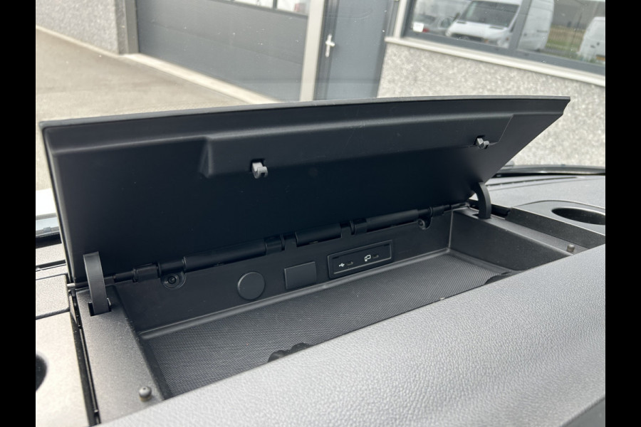 Mercedes-Benz Sprinter 317 CDI L2 H2 360 Camera / Trekhaak / MBUX / Navigatie / Parkeersensoren / Cruise control / Airco / 270 Graden achterdeuren