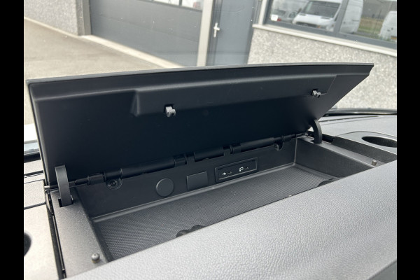 Mercedes-Benz Sprinter 317 CDI L2 H2 360 Camera / Trekhaak / MBUX / Navigatie / Parkeersensoren / Cruise control / Airco / 270 Graden achterdeuren