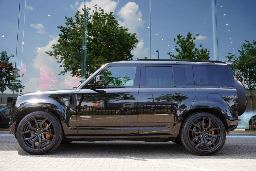 Land Rover Defender 110 P 400 E X-Dynamic HSE URBAN / Panoramadak / 23 Inch / BTW