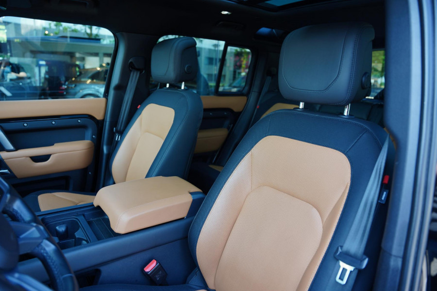 Land Rover Defender 110 P 400 E X-Dynamic HSE URBAN / Panoramadak / 23 Inch / BTW